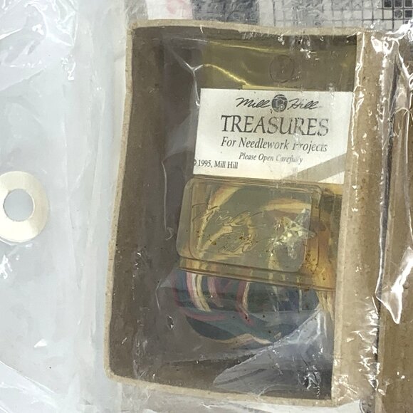 Mill Hill Holiday Simple Treasures III Ho Ho Ho MHST49 Beaded Kits Santa Crafts - Picture 5 of 7